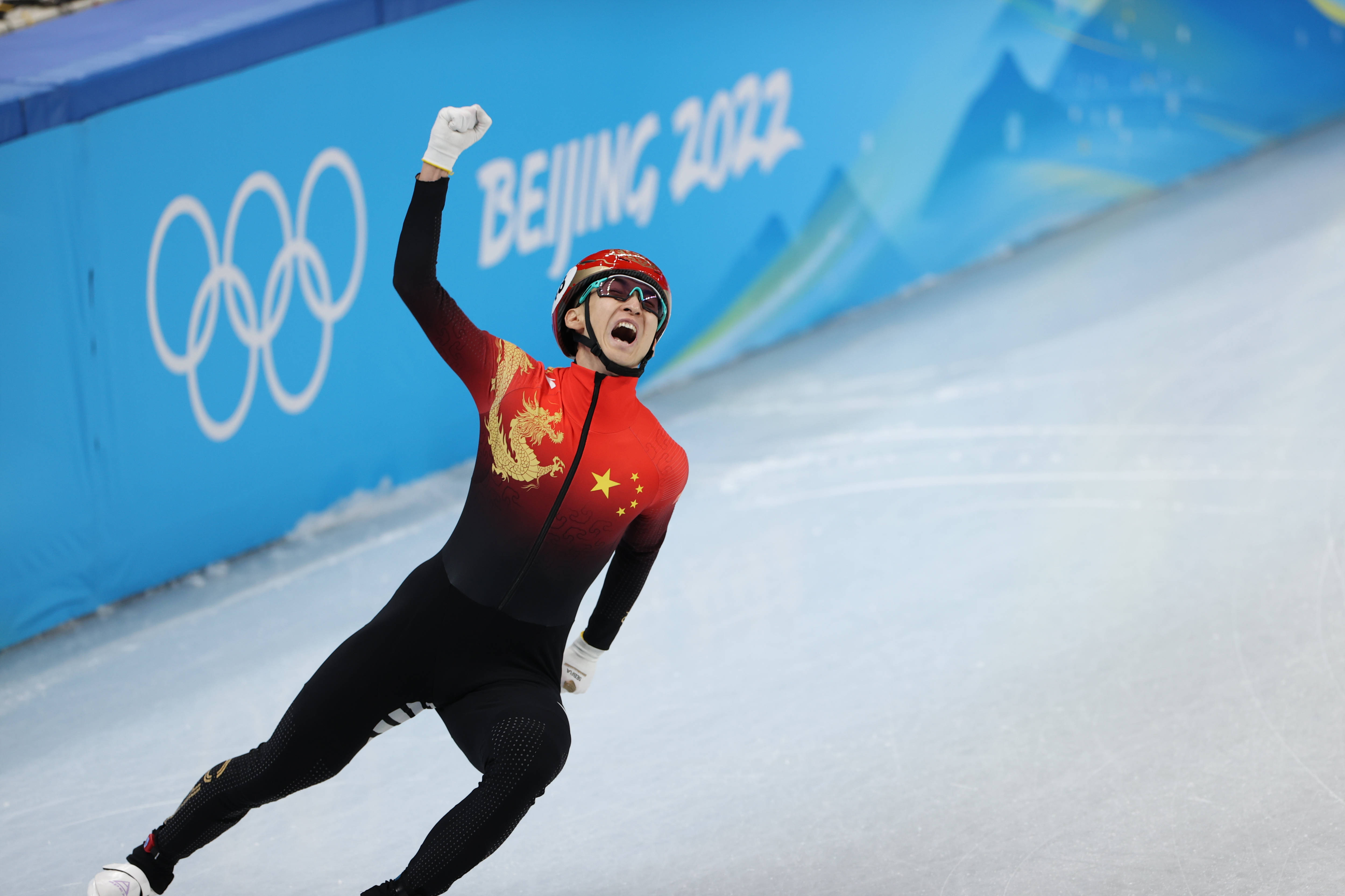 九游体育app下载-短道速滑女子决赛惊险刺激，最后一刻逆袭