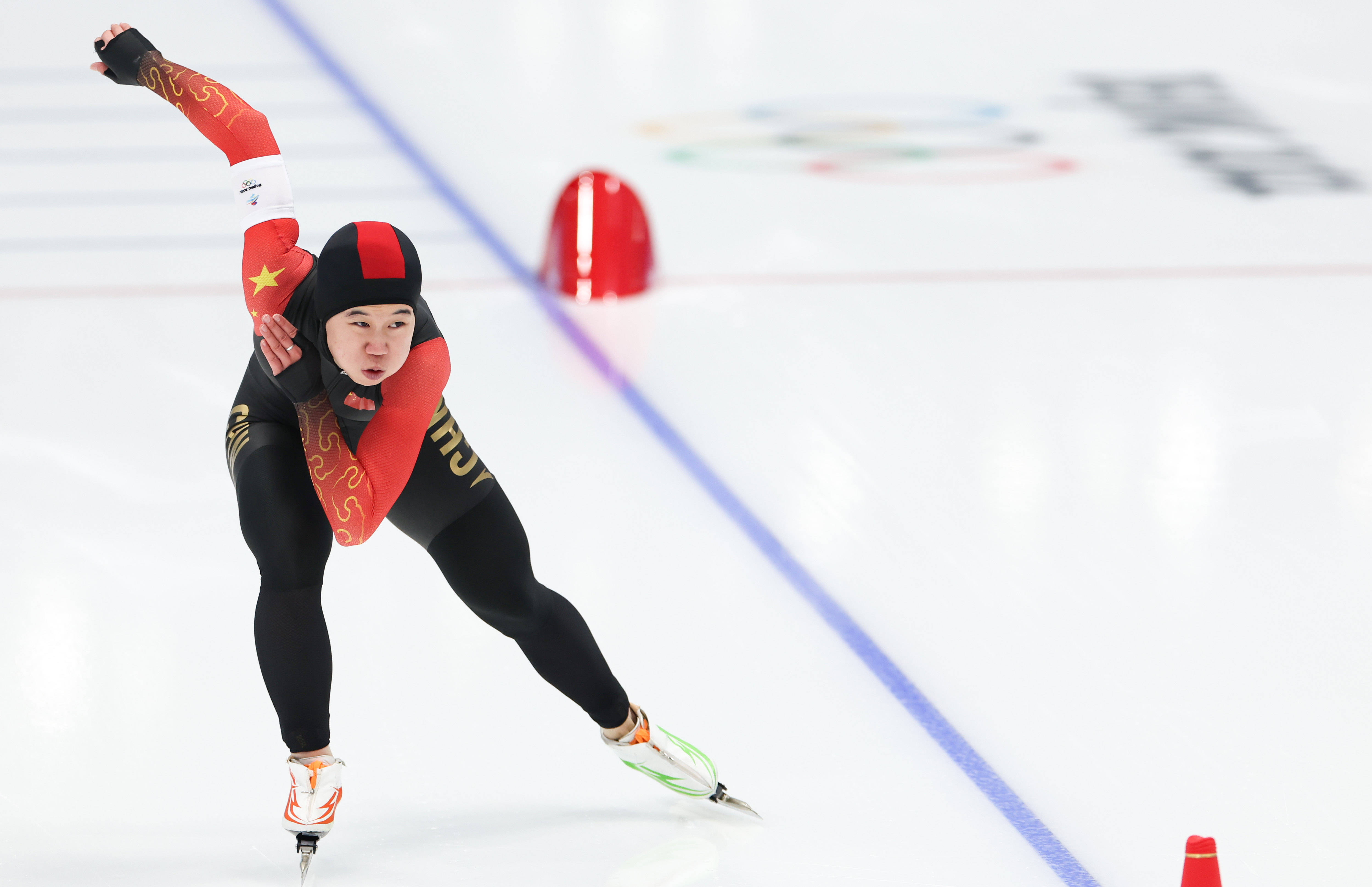 短道速滑女子决赛惊险刺激，最后一刻逆袭